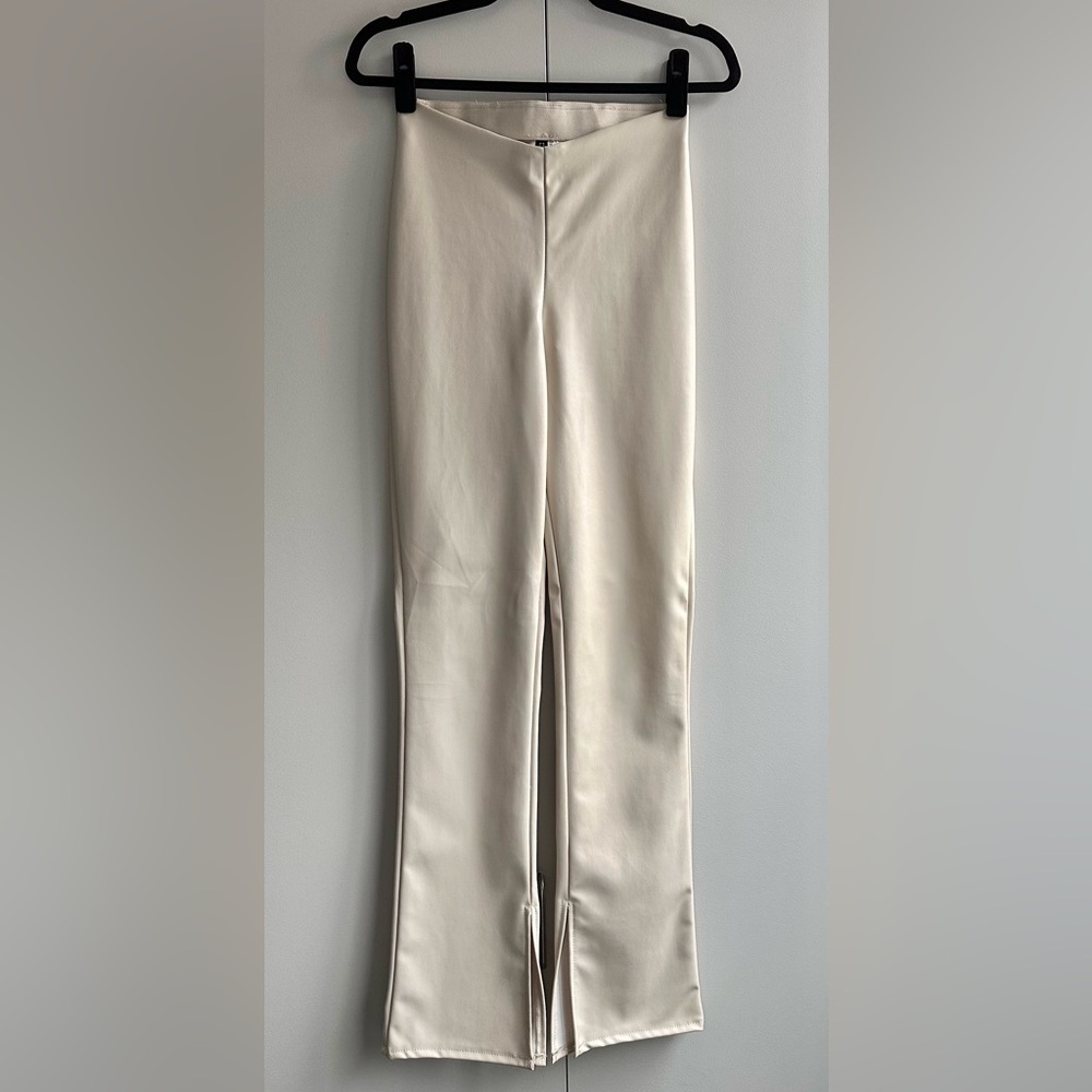H&M Tiktok Viral Vegan Faux Leather Pull-on Flared Pants in Cream - Size 4 - Picture 5 of 16